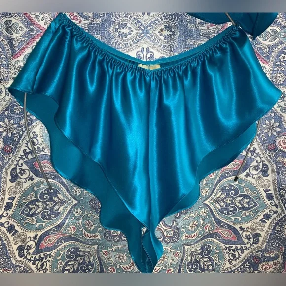 ** Sale ** Vintage Gold Label Victoria’s Secret Pajamas - Picture 8 of 16